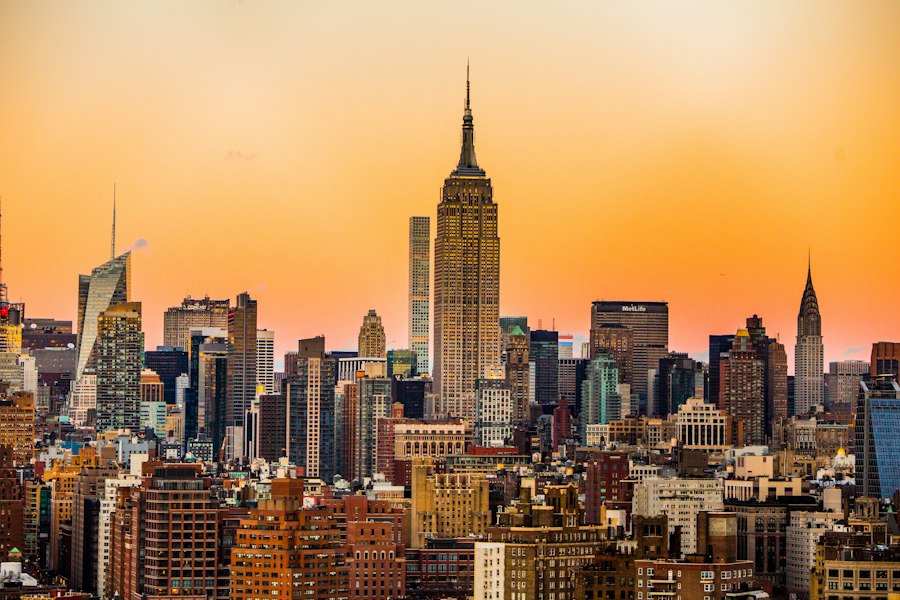Horizonte de Nova York ao pôr do sol
